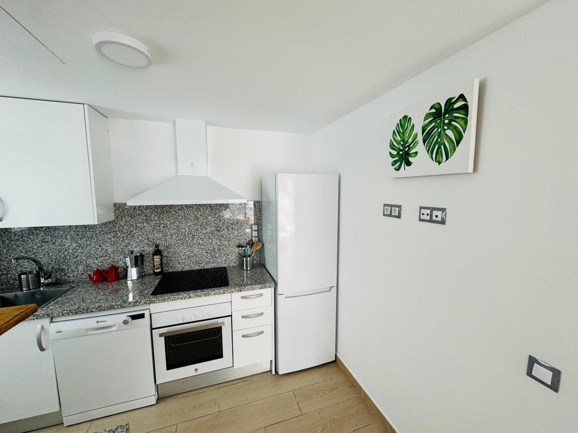 Apartamento Parking Privado! Sol Y Mar Tu Hogar En La Costa Estepona Exterior foto