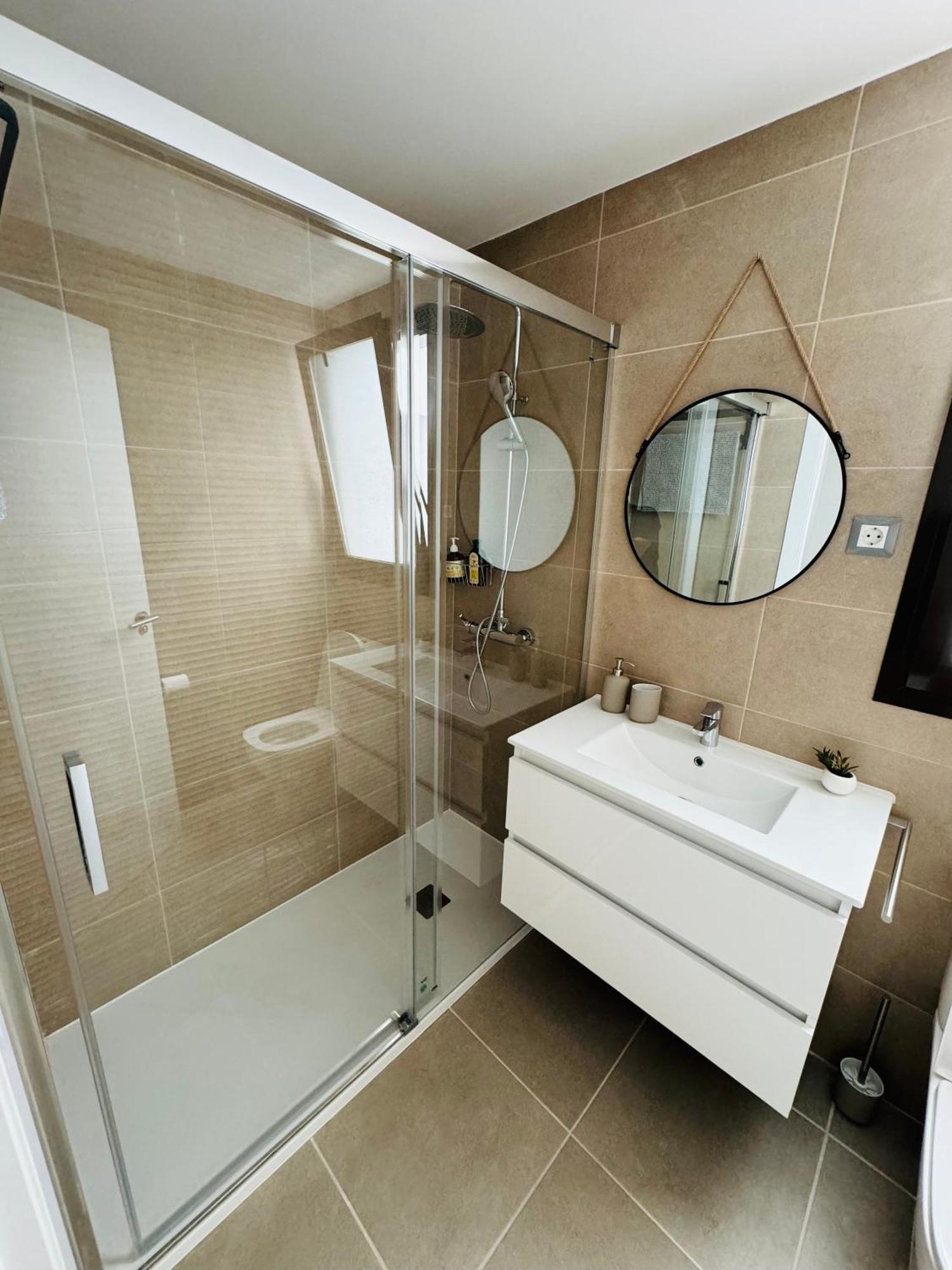 Apartamento Parking Privado! Sol Y Mar Tu Hogar En La Costa Estepona Exterior foto